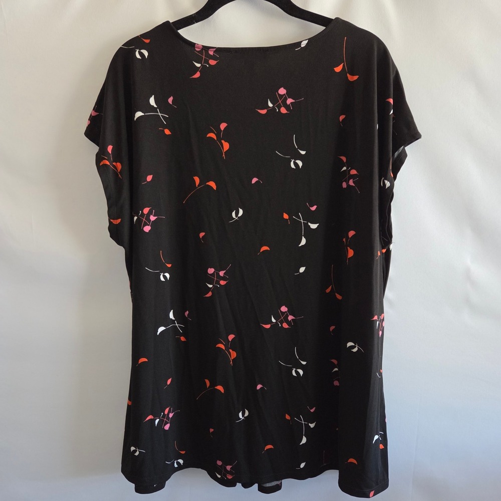 Lane Bryant Black Floral Leaf Print V-Neck Surplice Top Blouse Womens 18/20 - Picture 2 of 6